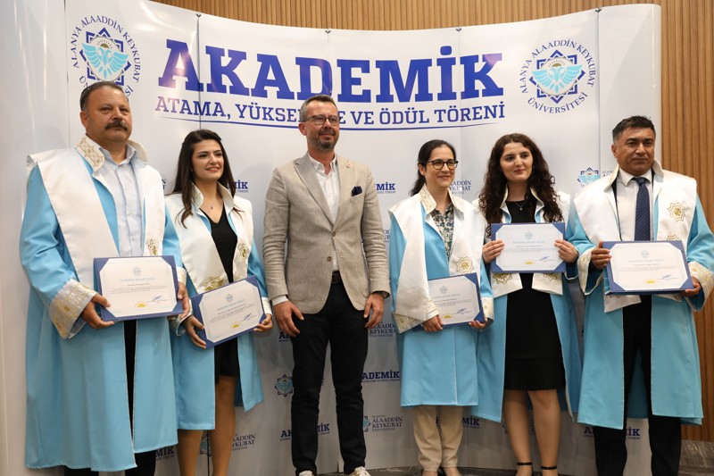 Arş. Gör. Dr. Özlem Kaplan’a Akademik Başarı Ödülü